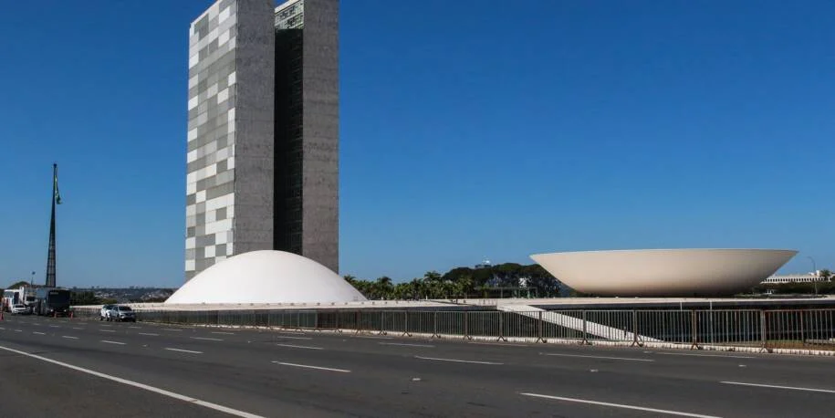 Lula e líderes do Congresso definem votação de PECs e projetos cruciais