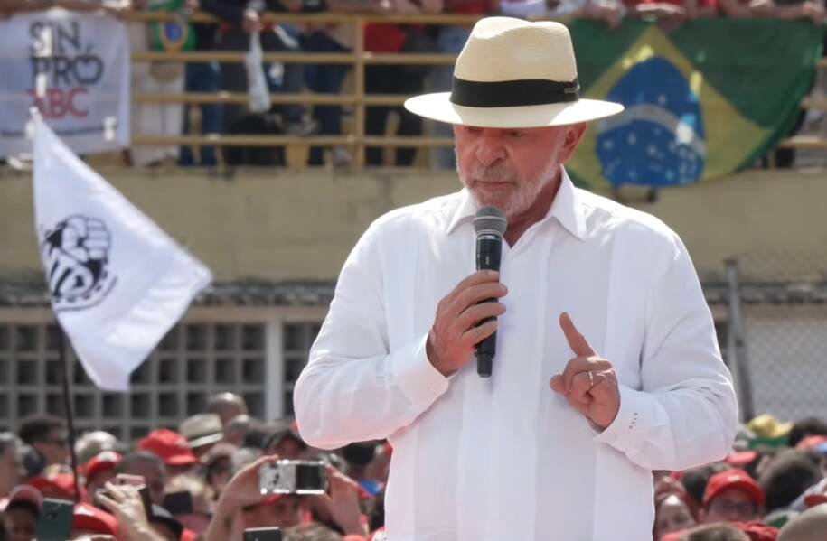Lula lança campanha à reeleição em São Bernardo com homenagens e apoio evangélico