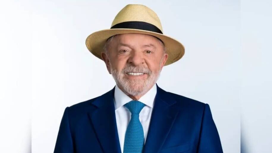 Lula registra foto com chapéu, mas TSE pode questionar imagem na urna