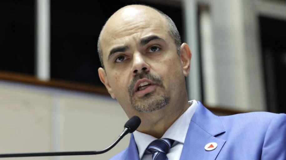 Mateus Simões é confirmado como candidato ao governo de MG com apoio de Zema