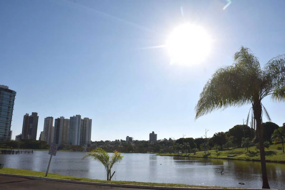 Meteorologista Natálio Abraão alerta sobre calor intenso em MS até quarta-feira
