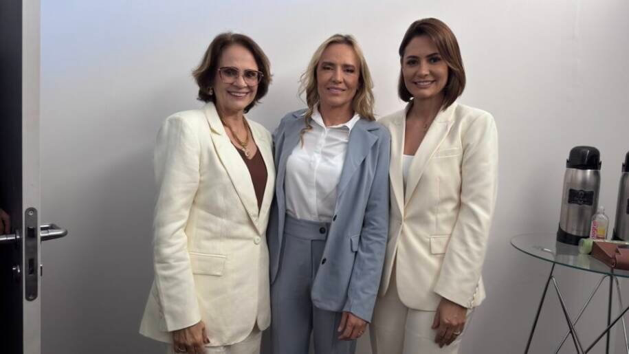 Michelle Bolsonaro lança campanha ao Senado e apoia Flávio em meio a crise