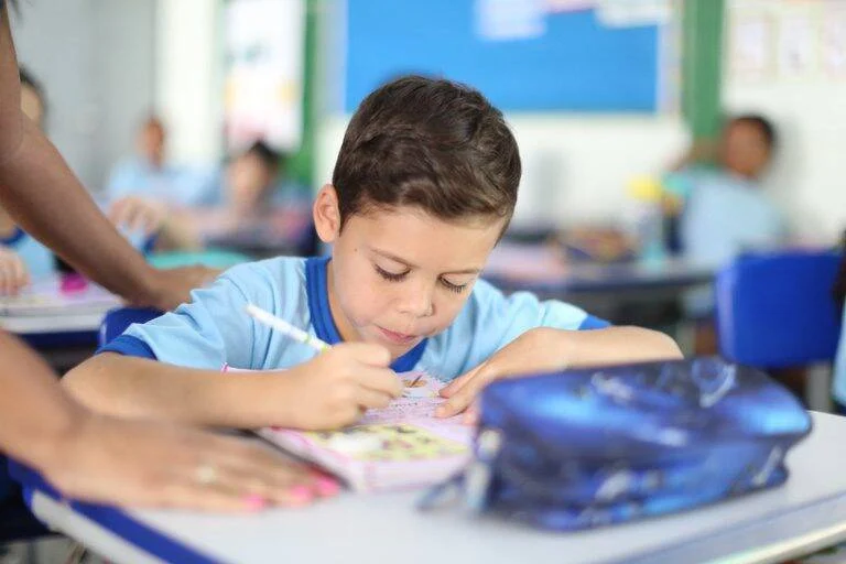 Ministério da Educação lança Brasil Aprende+ após resultados do Ideb 2025 alarmantes