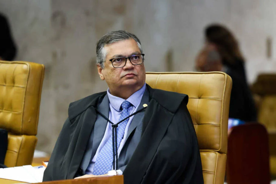 Ministros Flávio Dino e Alexandre de Moraes defendem revisão sobre diploma de jornalista