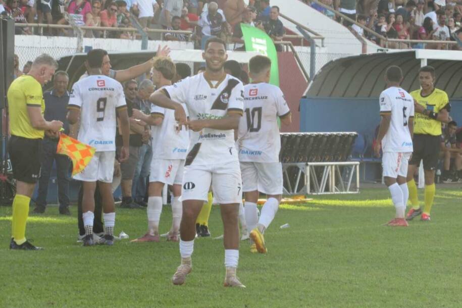 Misto garante acesso à elite do futebol após vencer Campo Grande por 3 a 1
