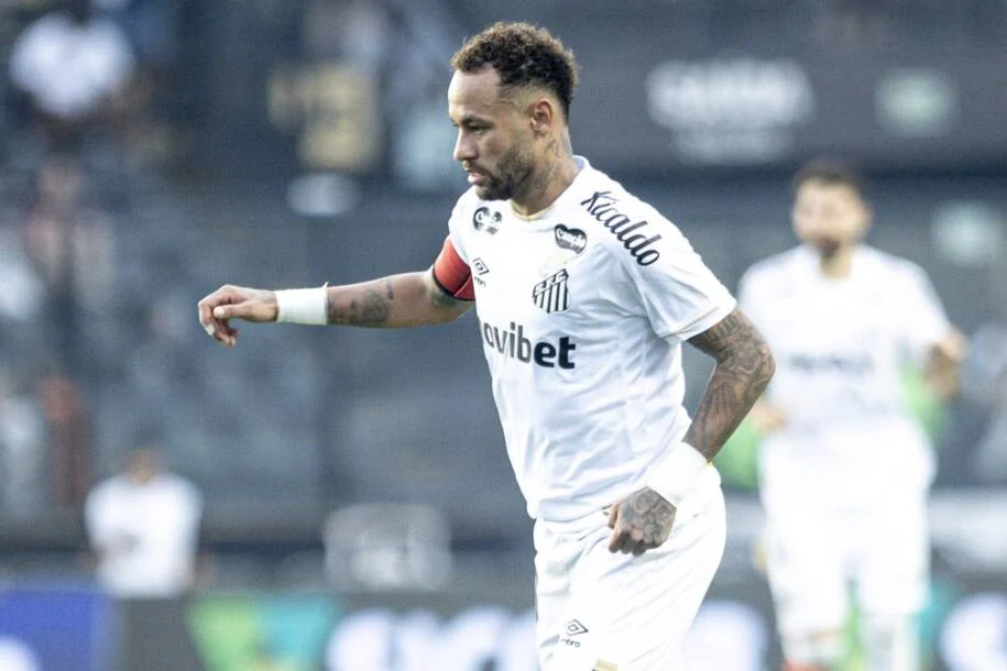 Neymar minimiza rivalidade com Thiago Mendes após vitória do Santos sobre o Vasco