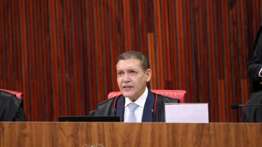 Nunes Marques afirma confiança nas urnas eletrônicas e inicia preparativos para 2026