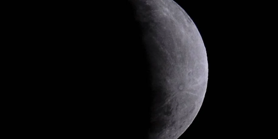 Observatório Nacional revela detalhes do eclipse parcial da Lua em agosto