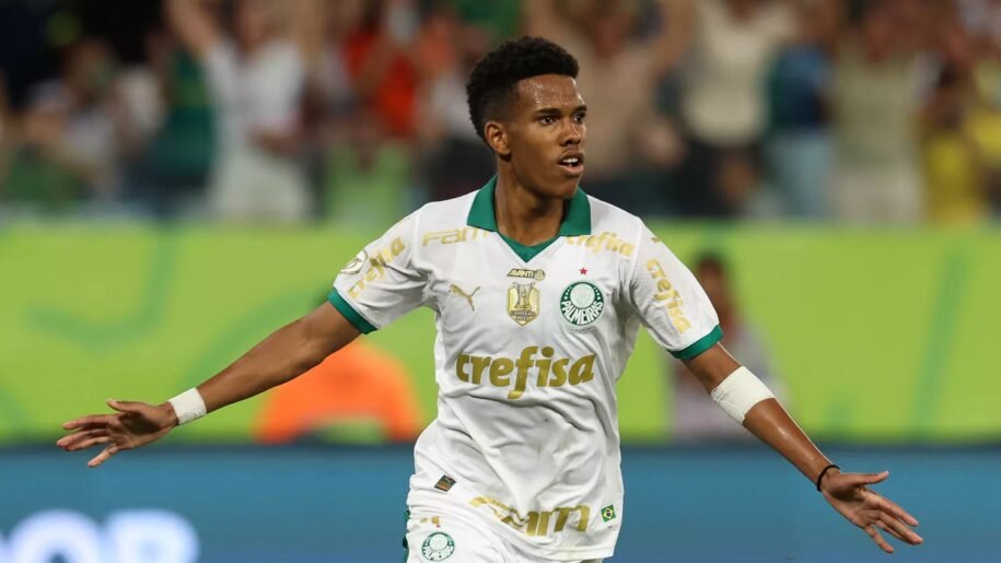 Palmeiras arrecada R$ 1,7 bilhão e mira R$ 2 bilhões com vendas da base