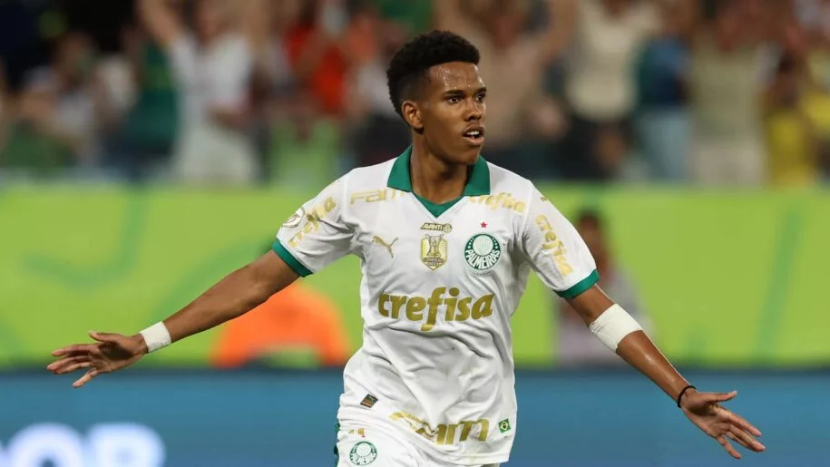 Palmeiras arrecada R$ 1,7 bilhão e mira R$ 2 bilhões com vendas da base