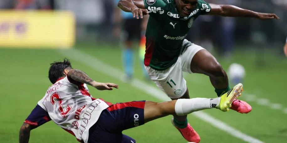 Palmeiras empata com Cerro Porteño e Andreas Pereira é expulso em jogo tenso