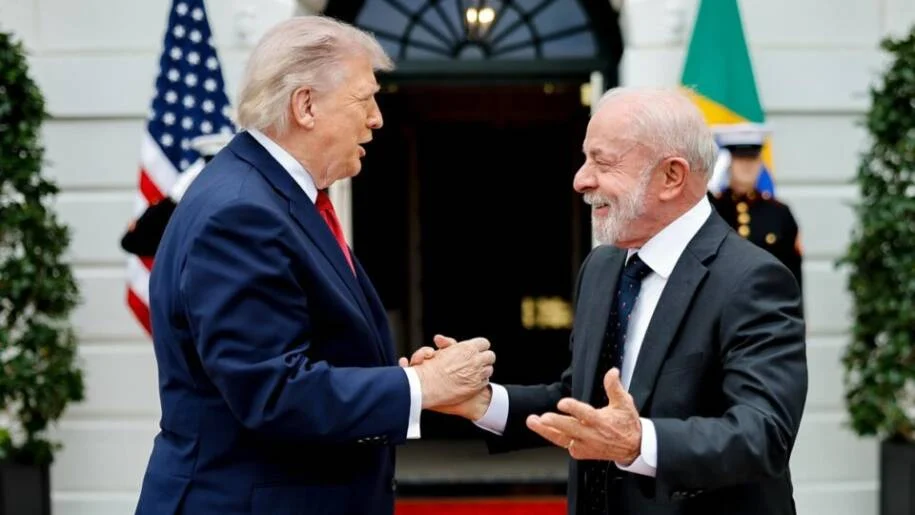 Pesquisa Quaest revela que 43% dos brasileiros desaprovam resposta de Lula ao tarifaço