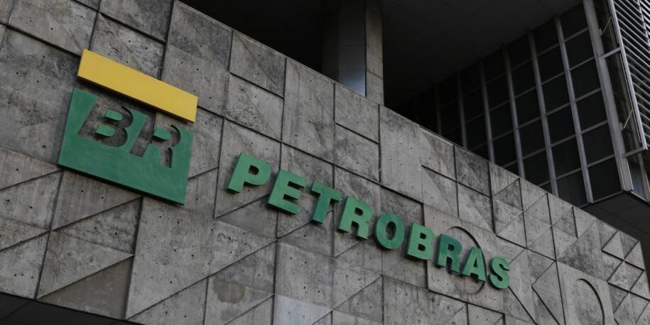 Petrobras registra lucro de R$ 52,4 bi e bate recordes em produção e exportação