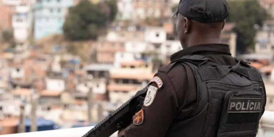 PM ocupa Complexo de Israel e prende 8 criminosos ligados a Peixão
