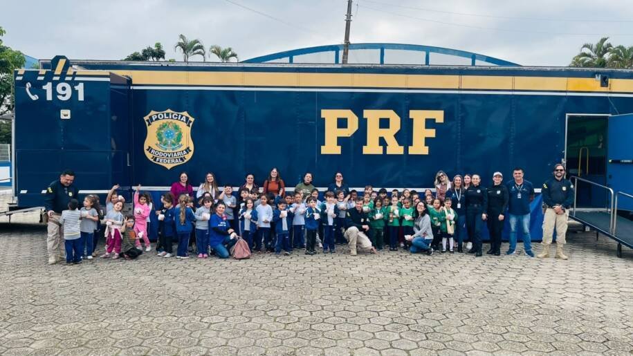 Polícia Rodoviária Federal promove Carreta Educativa e impacta 1,3 mil alunos