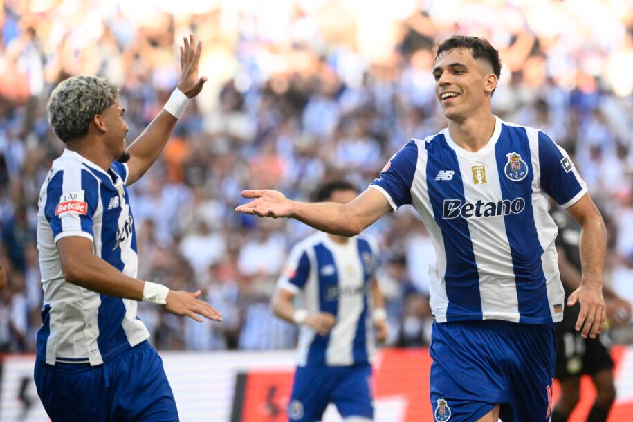 Porto conquista vitória sobre Alverca com dois pênaltis decisivos