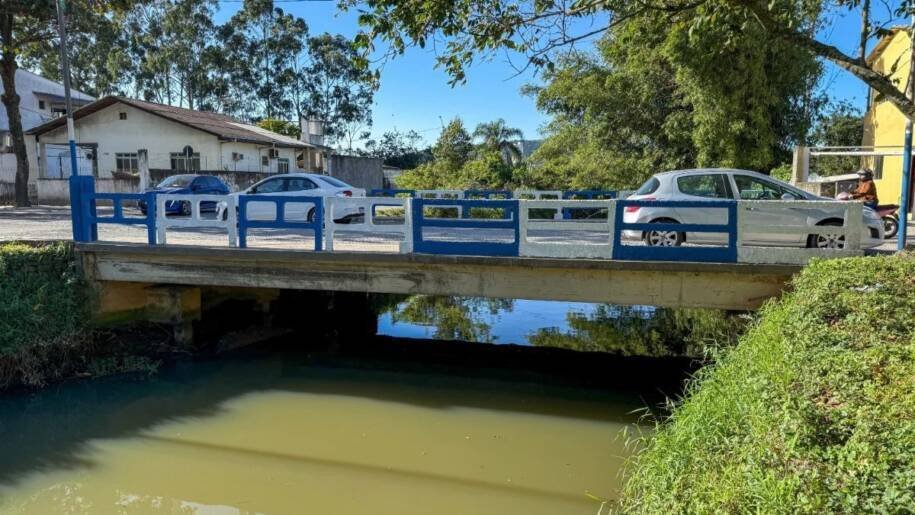 Prefeitura de Balneário Camboriú bloqueia Rua Biguaçu e gera transtornos