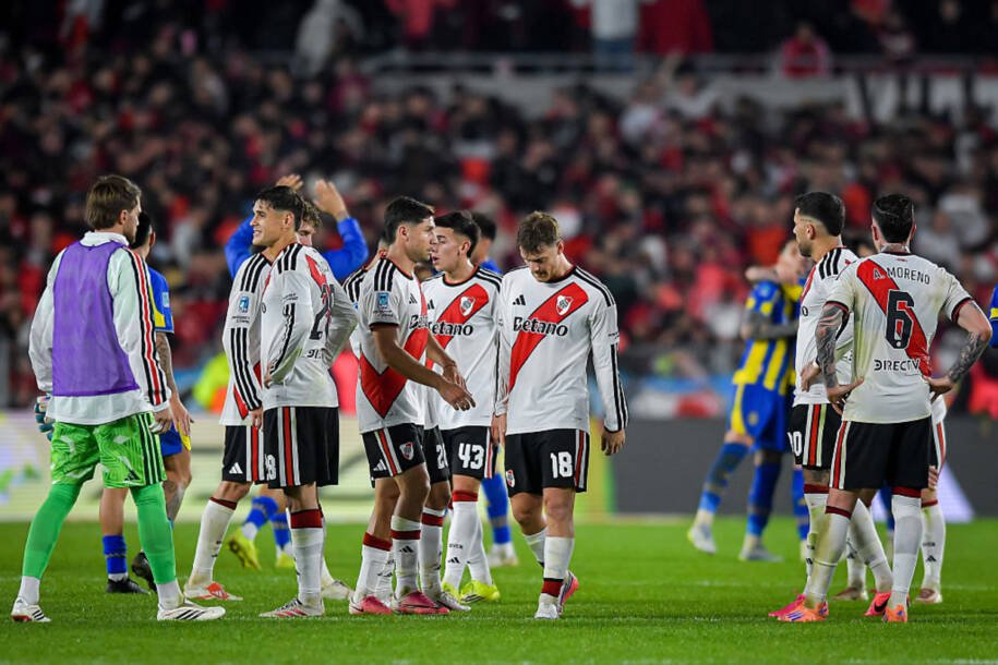 River Plate enfrenta crise histórica com Coudet após cinco derrotas seguidas