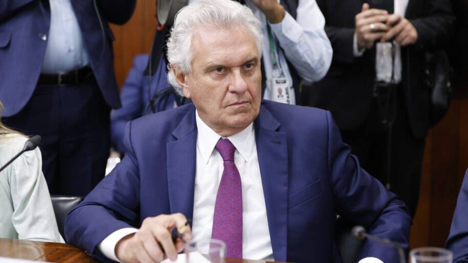 Ronaldo Caiado afirma que PT prefere Flávio Bolsonaro no segundo turno: 'Presente de Natal'