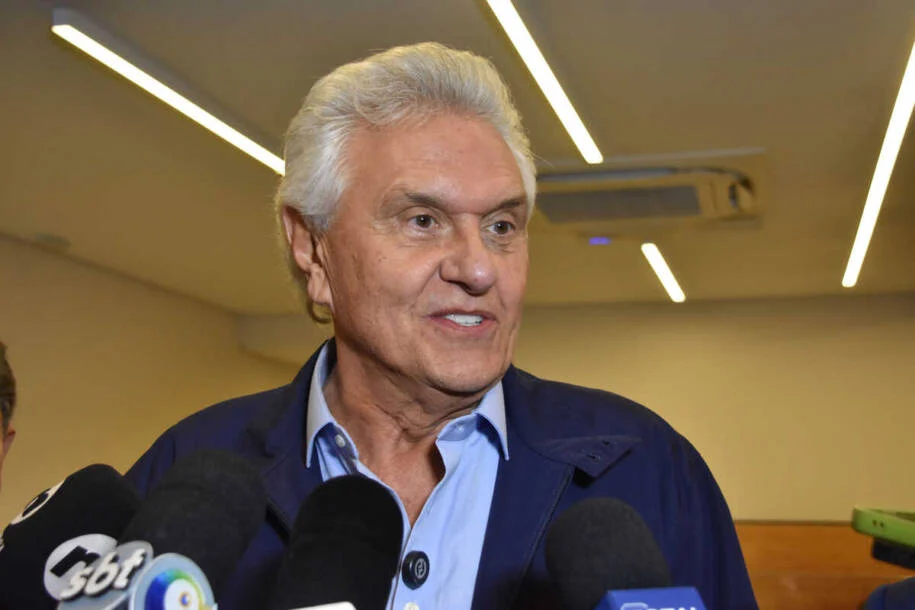 Ronaldo Caiado critica Lula e Flávio Bolsonaro como ‘fujões’ em Florianópolis