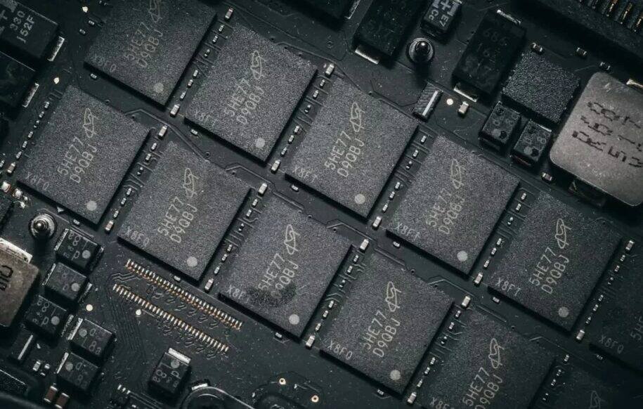 Samsung, SK hynix e Micron fecham produção de memória e geram crise até 2027