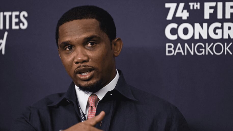 Samuel Eto'o defende Gianni Infantino em meio a críticas e boicotes da Uefa