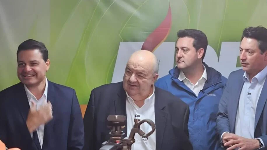 Sandro Alex e Rafael Greca formam chapa ao governo do Paraná com apoio de Ratinho Junior