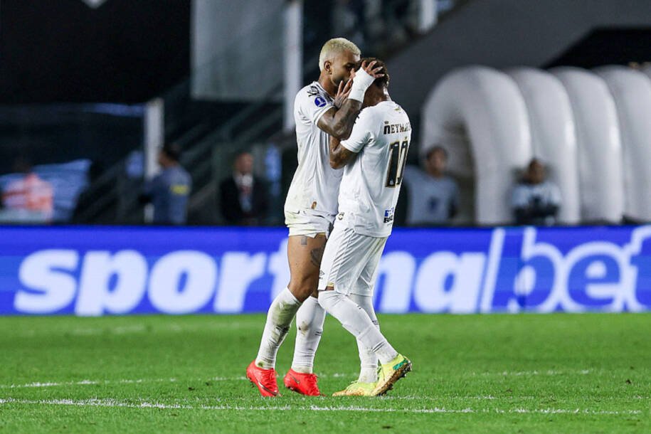 Santos supera Macará com Neymar decisivo e avança na Sul-Americana