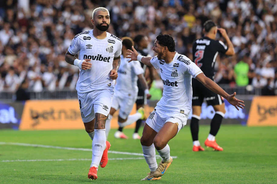 Santos vence Vasco por 3 a 0 e empurra rival para a vice-lanterna do campeonato