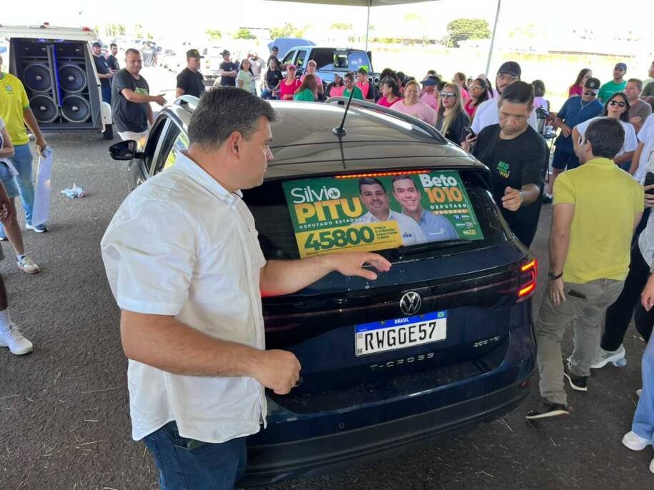 Silvio Pitu inicia adesivagem em Campo Grande e disputa eleitoral se acirra