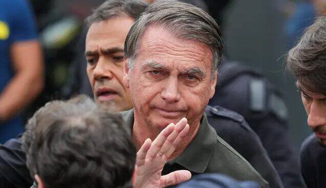 STF condena Jair Bolsonaro e suspende direitos políticos por 8 anos; ele não vota em 2026