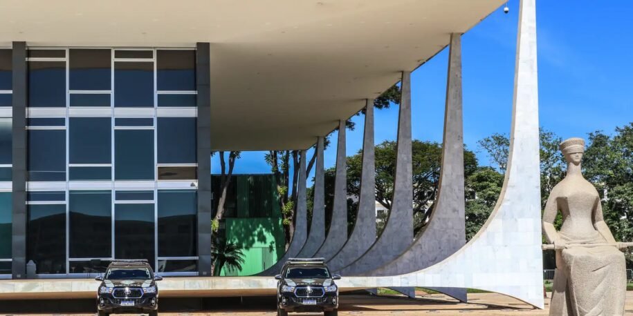 Supremo Tribunal Federal retoma julgamento sobre vínculo de emprego de motoristas