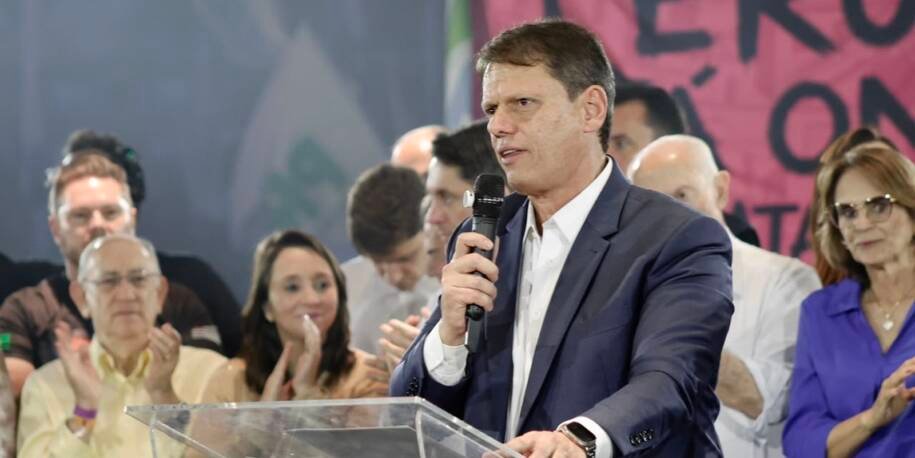 Tarcísio de Freitas confirma candidatura ao governo de SP com apoio do MDB e outros