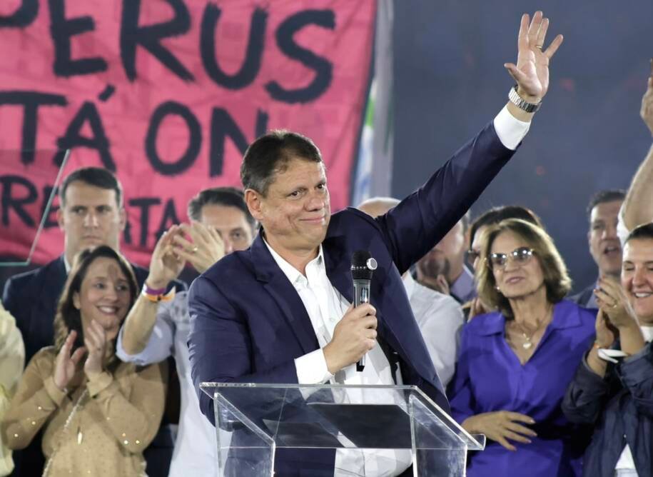 Tarcísio de Freitas confirma reeleição em SP e critica Fernando Haddad duramente