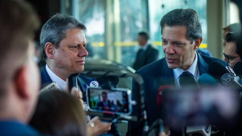 Tarcísio de Freitas e Fernando Haddad se enfrentam em debate tenso na Band