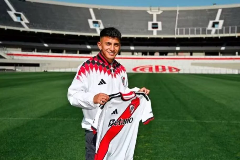 Thiago Almada escolhe River Plate e ignora Flamengo por amor à família
