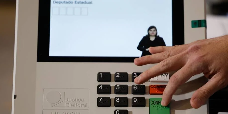 TRE-RJ altera 66 locais de votação e garante segurança nas eleições de outubro