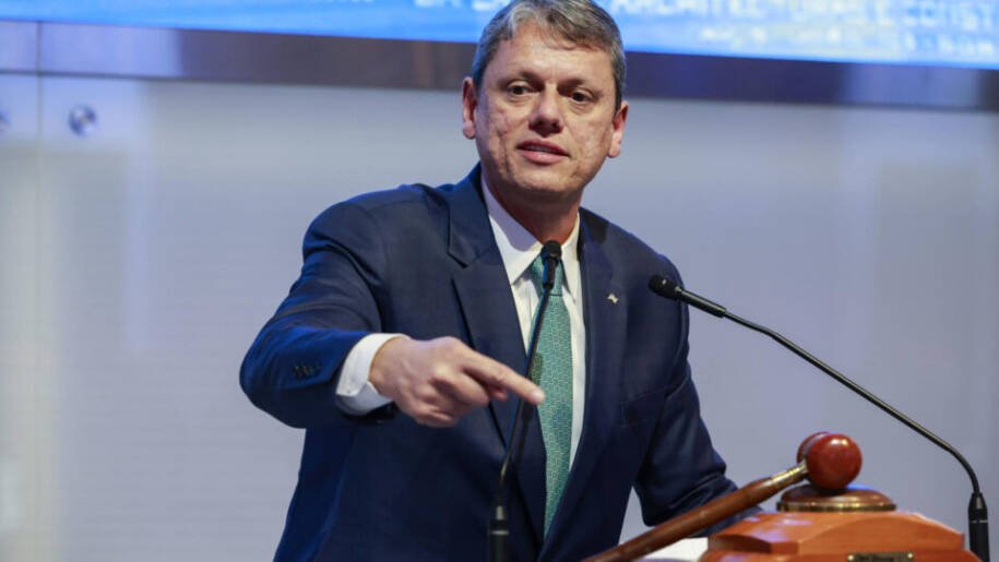 TRE-SP libera vídeo de Tarcísio como Chucky e ignora deepfake em decisão polêmica