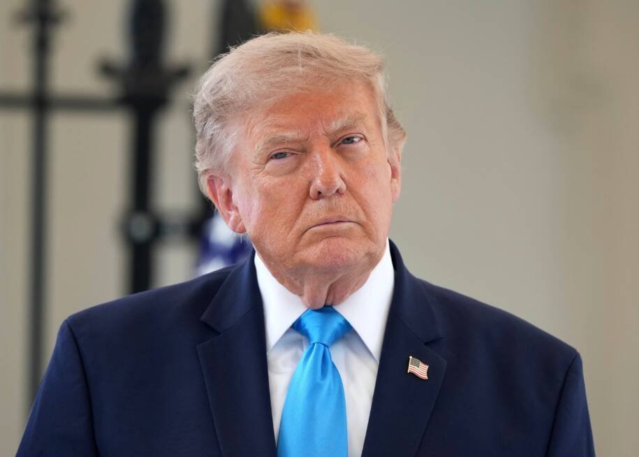 Trump transforma diplomacia: 90% das embaixadas são de aliados políticos