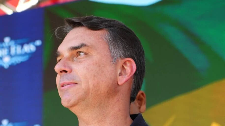 TSE confirma fraude em filiação de Flávio Bolsonaro ao Missão e investiga caso