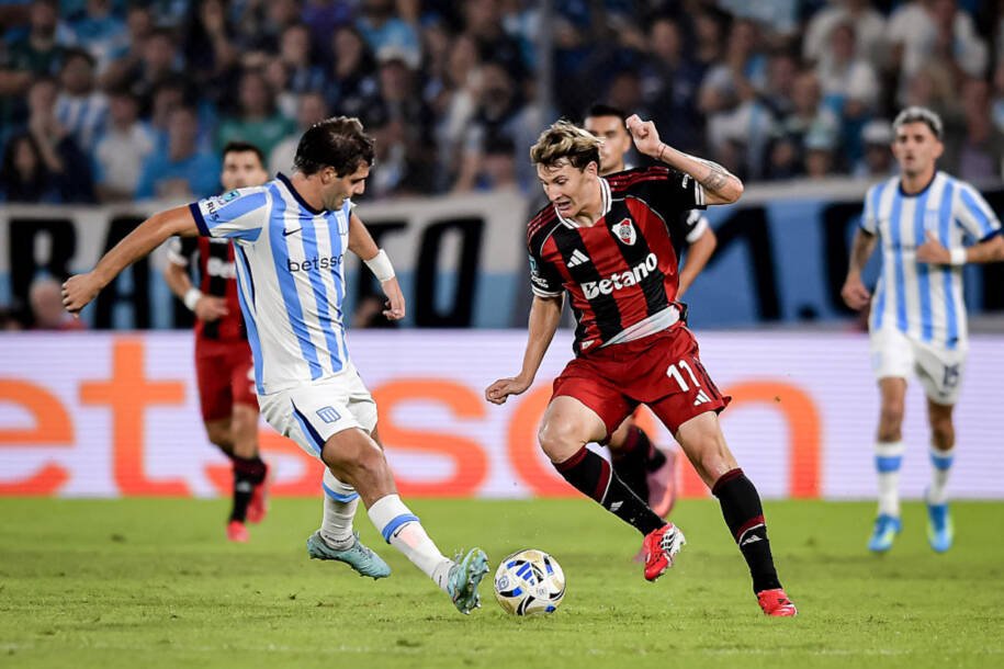 Vasco confirma transferência de Sosa e negocia Colidio, do River Plate