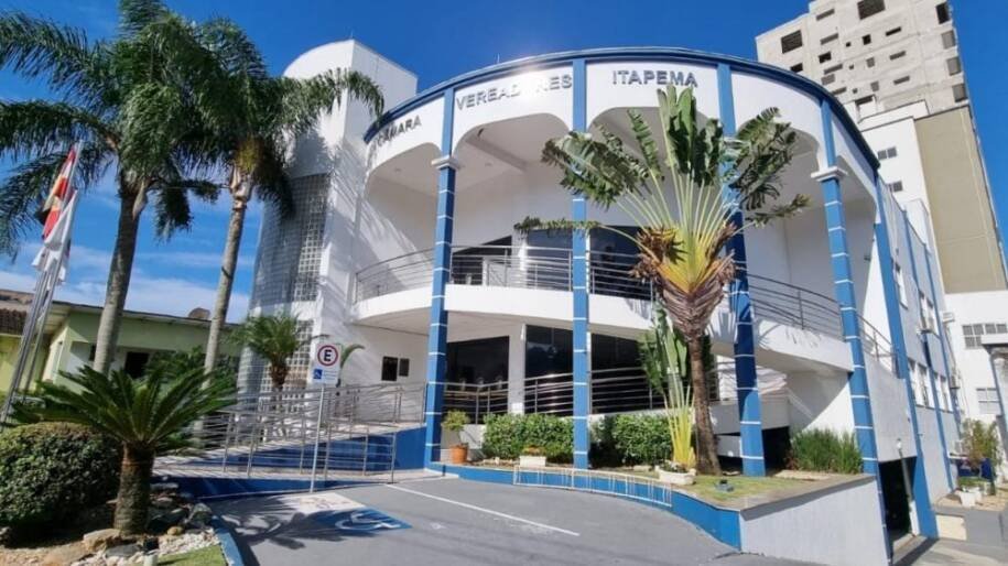 Vereadores de Itapema votam PLC que altera Zona Residencial 4 e mais projetos polêmicos