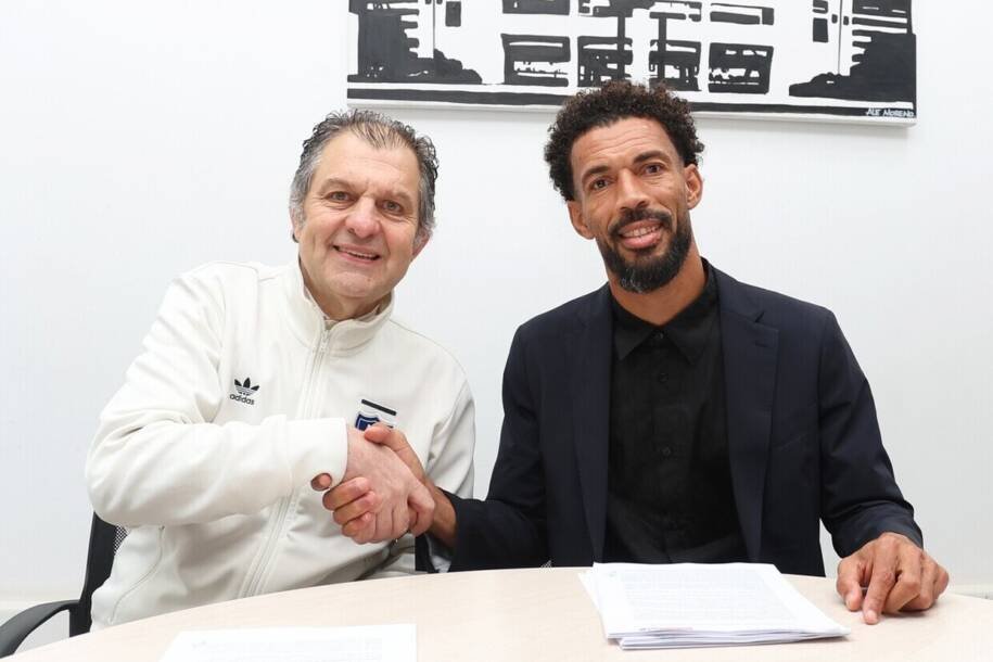 Vozinha assina com Colo-Colo e promete agitar o futebol chileno até 2026