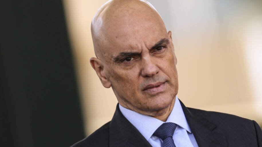 Alexandre de Moraes provoca crise no Banco Master com pedidos de ajuda a banqueiro