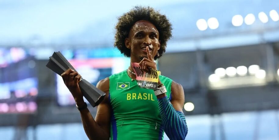 Alison dos Santos conquista título no Mundial de Atletismo e brilha em Budapeste