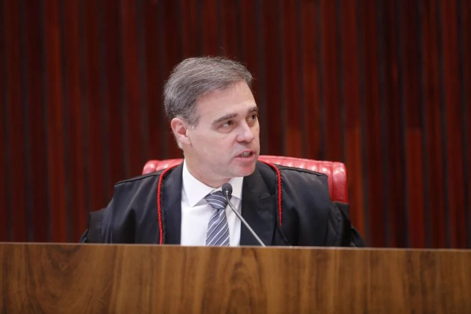 André Mendonça rejeita ação de Zé Trovão e gera polêmica sobre Bolsa Família