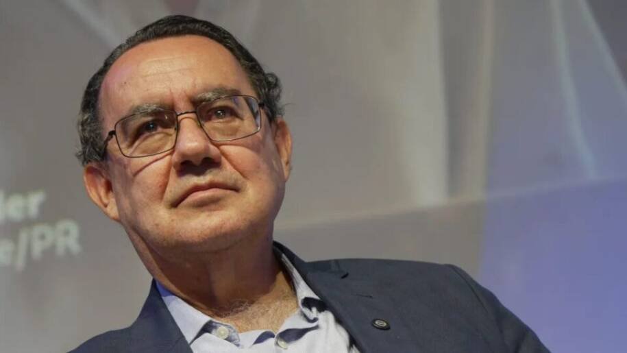 Augusto Cury promete 'aposentar' Lula e critica cargos políticos em governo