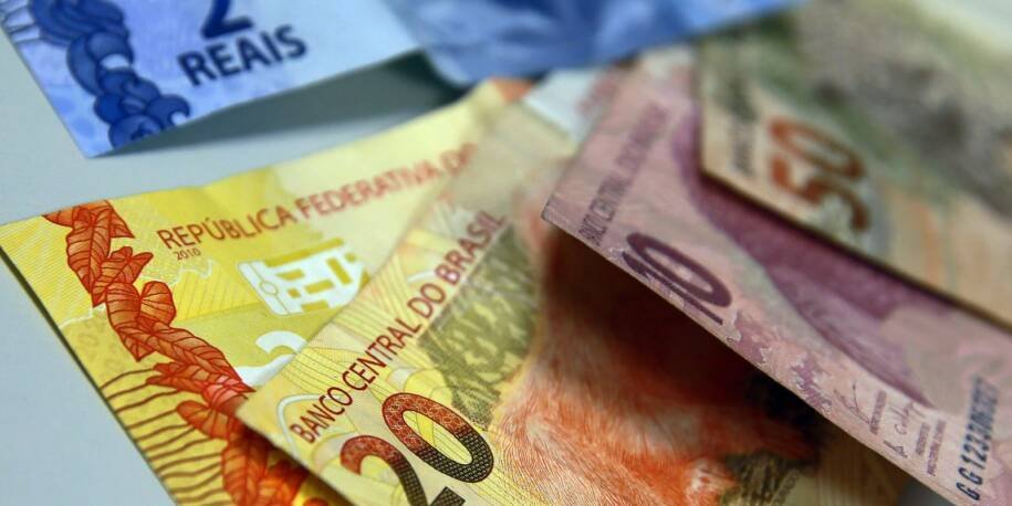 Banco Central alerta: juros sobem para 61,7% e inadimplência alcança 6% em agosto