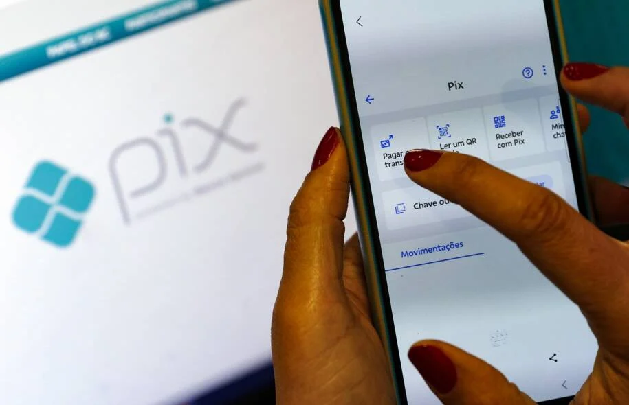Banco Central registra recorde de transações do Pix e gera polêmica com EUA