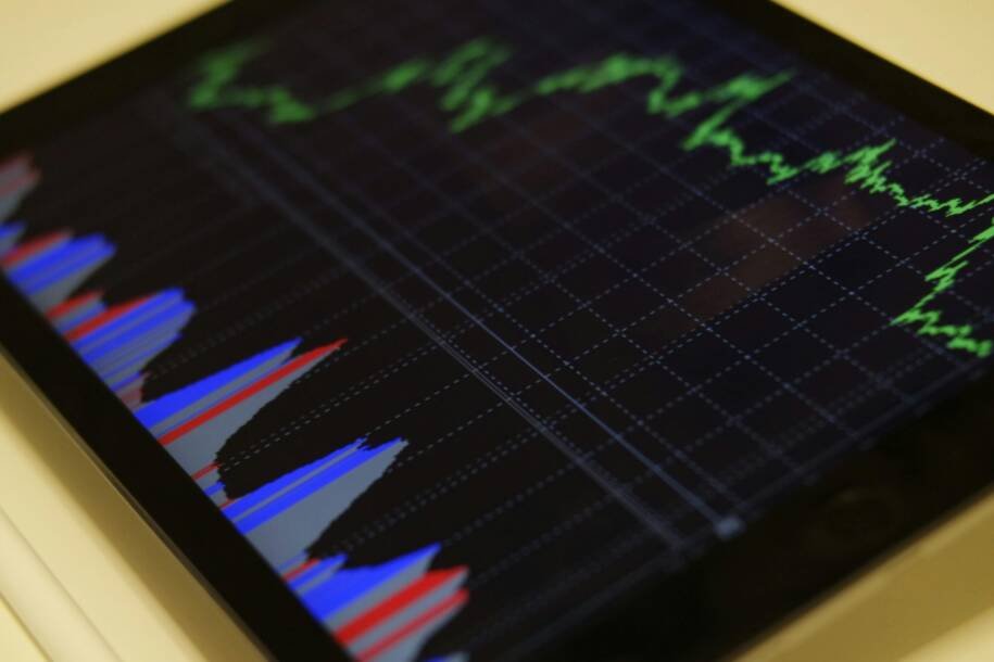 Bolsas da Europa enfrentam queda após payroll forte; BCE pode aumentar juros